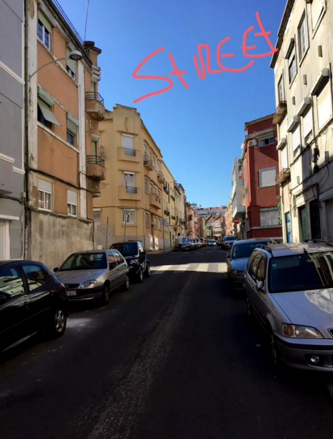 Sunny Apartment In A Typical Lisbon Neighborhood Exterior photo