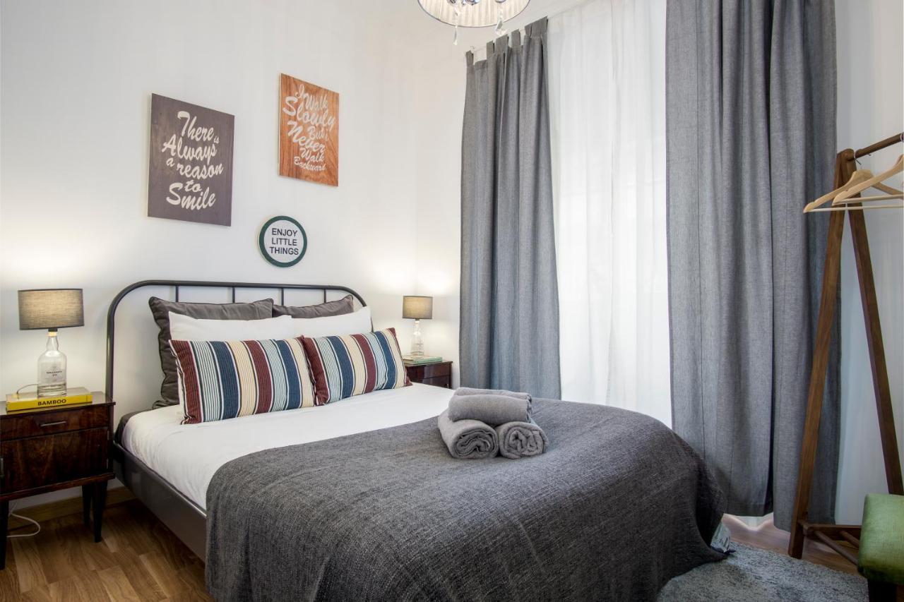 Sunny Apartment In A Typical Lisbon Neighborhood Exterior photo